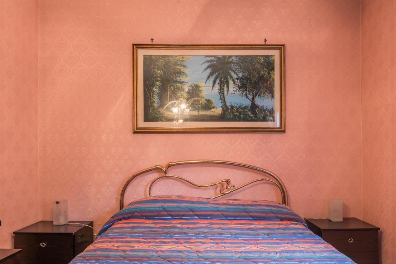 Altido Classic Style Flat With Balcony Apartamento